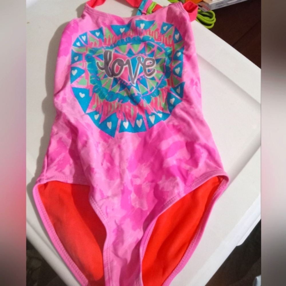 Girls swimwear